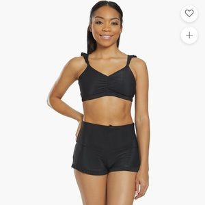 NWT Onzie Flow Le Femme Short Black Size M/L